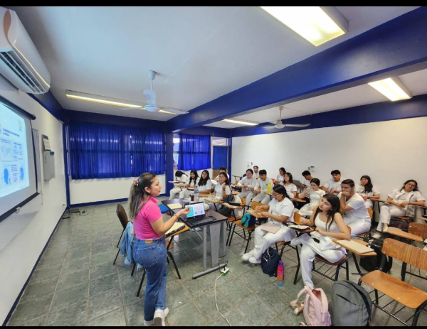 Se impartió el taller: &quot;Gestión y Manejo del Estrés&quot; a estudiantes de 2o. semestre de la Licenciatura en Médico Cirujano