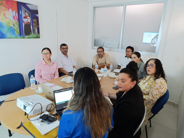 Reunión de trabajo con personal de la Dirección General de Salud UNACH.