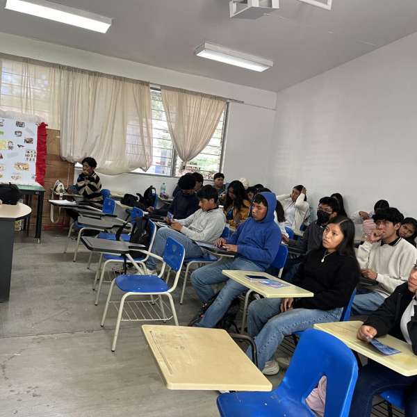 Como parte de la promoción de la Oferta Educativa visitamos al alumnado del Cobach Plantel 50
