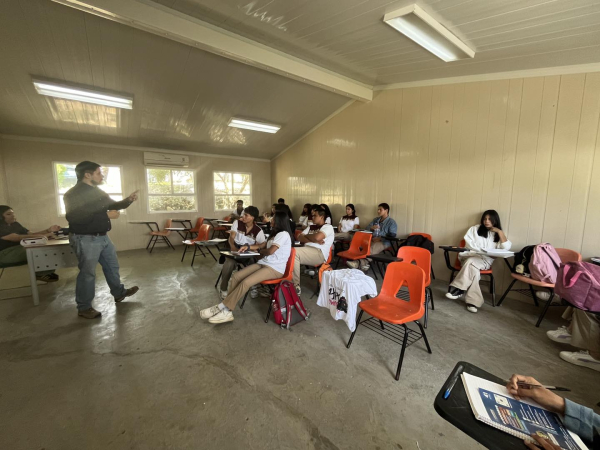 Para difundir la Convocatoria de Ingreso enero-junio 2026, visitamos el Colegio de Estudios Científicos y Tecnológicos del Estado de Chiapas (CECyTECH) 34,